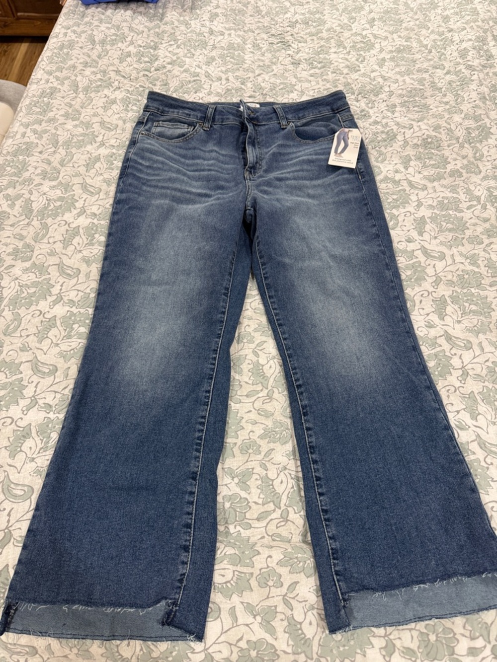 Time and Tru Faded Blue Wide-Leg Jeans